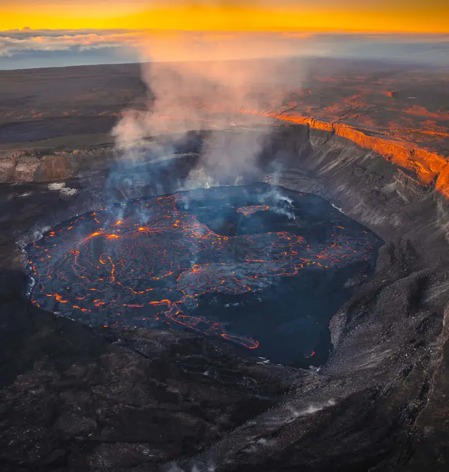 All-day volcano and lava exploration